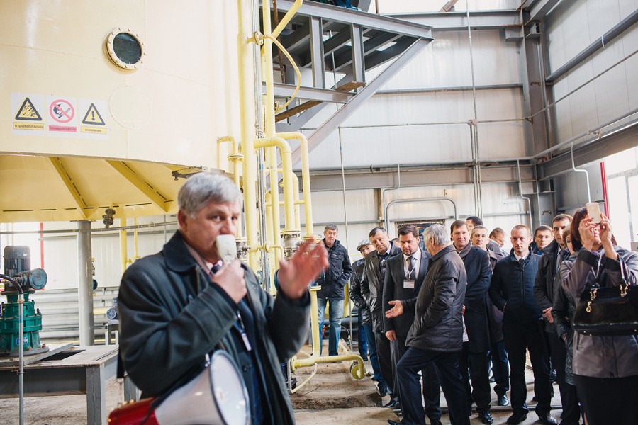 Launch of an oil extraction plant
